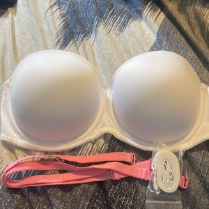 New white strapless bra with two sets of attachable straps